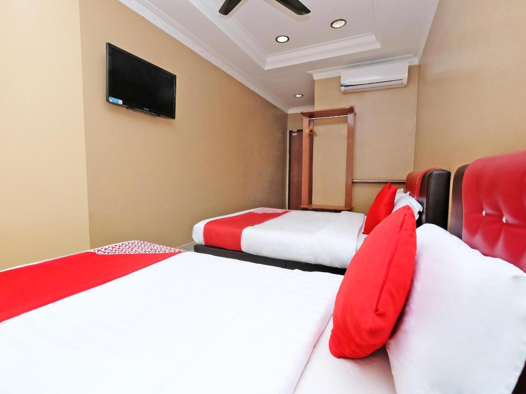 Super Oyo 707 Ayuni Hotel Банги Экстерьер фото
