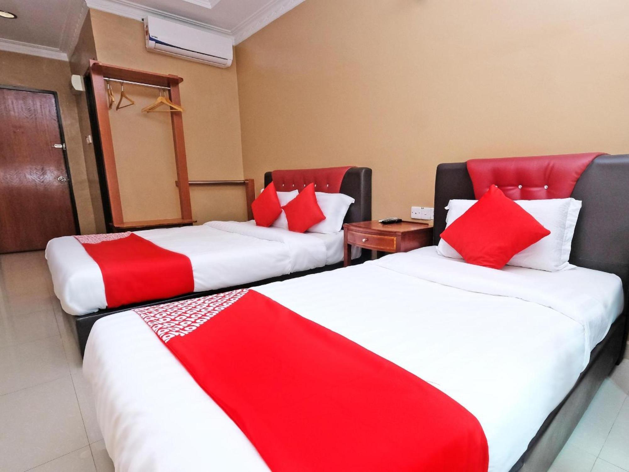 Super Oyo 707 Ayuni Hotel Банги Экстерьер фото