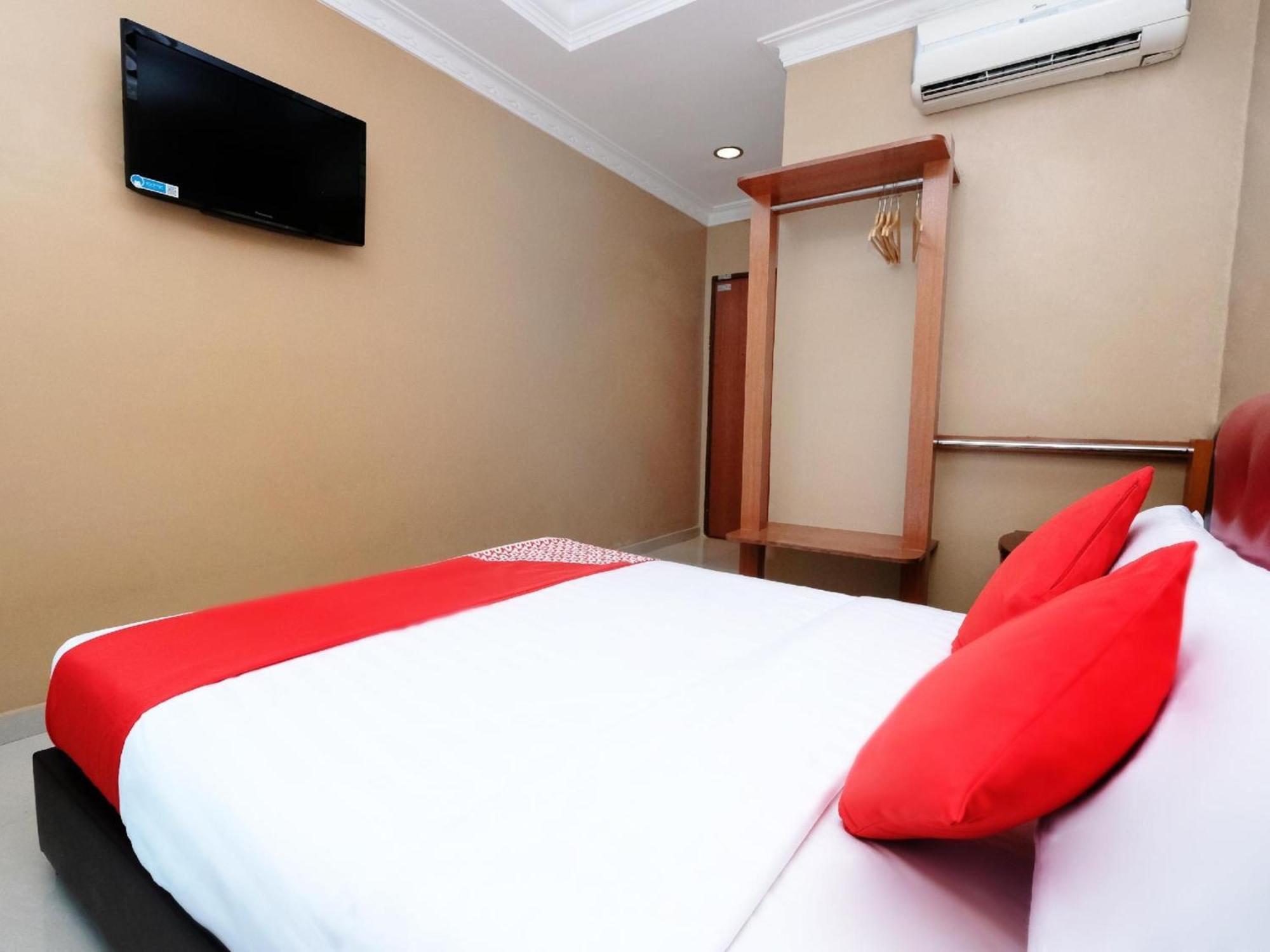 Super Oyo 707 Ayuni Hotel Банги Экстерьер фото