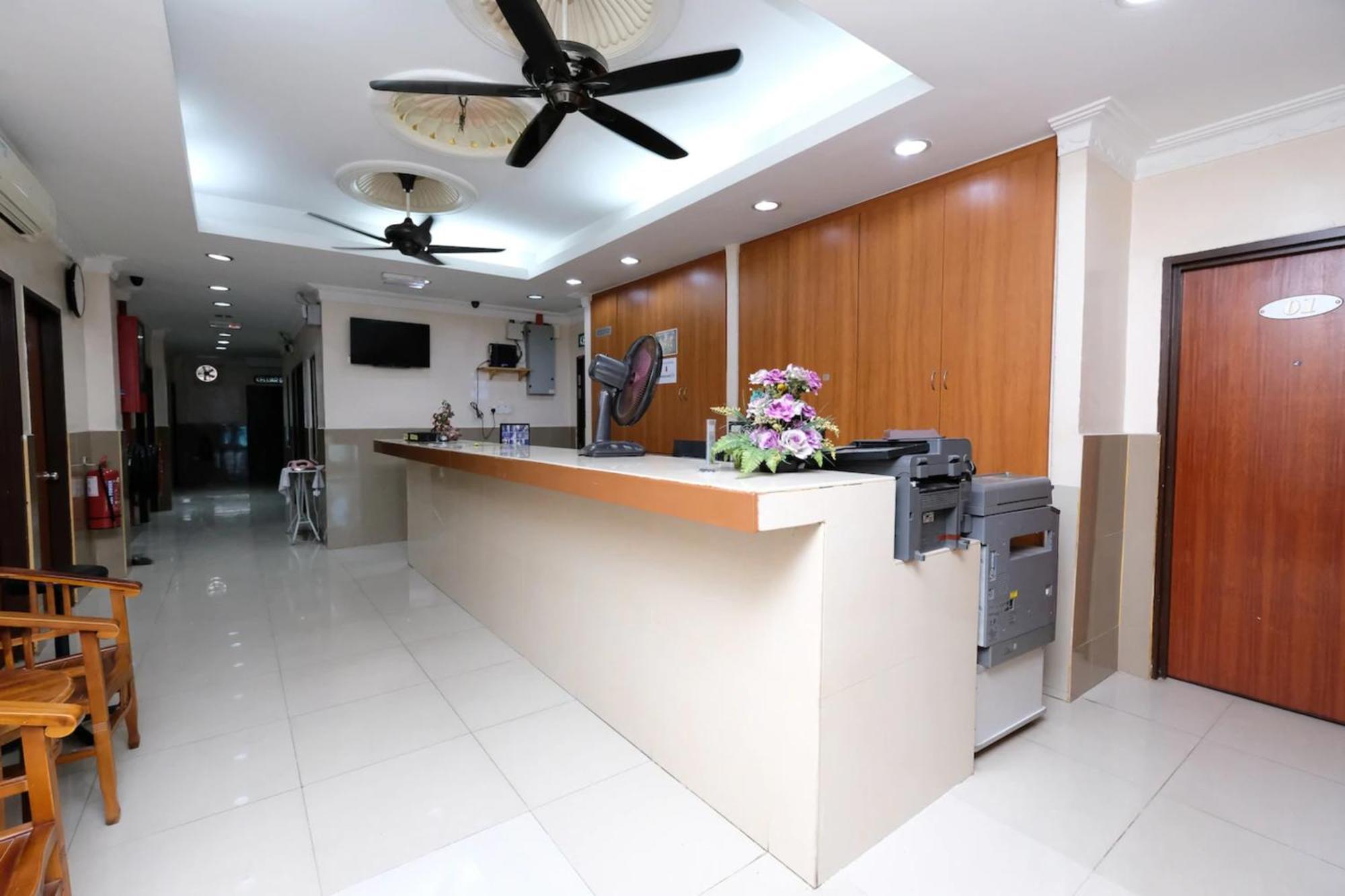Super Oyo 707 Ayuni Hotel Банги Экстерьер фото