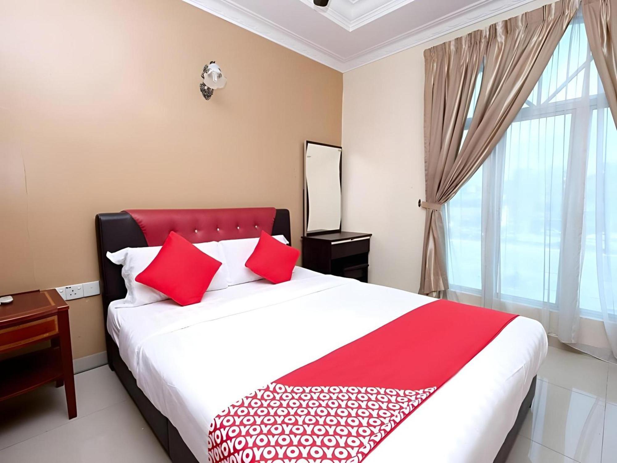 Super Oyo 707 Ayuni Hotel Банги Экстерьер фото